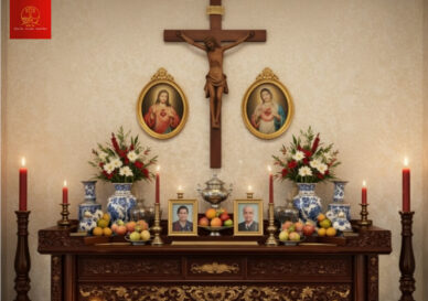 Bàn thờ gia tiên Công Giáo: Ý nghĩa, 20+ mẫu đẹp & lưu ý khi bố trí
