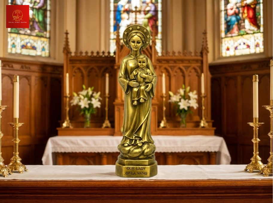 20-ban-tho-voi-tuong-duc-me-la-vang-bang-dong-mau-vang-gold-ton-len-ve-dep-cao-quy-va-linh-thieng Bàn thờ với tượng Đức Mẹ La Vang bằng đồng màu vàng gold