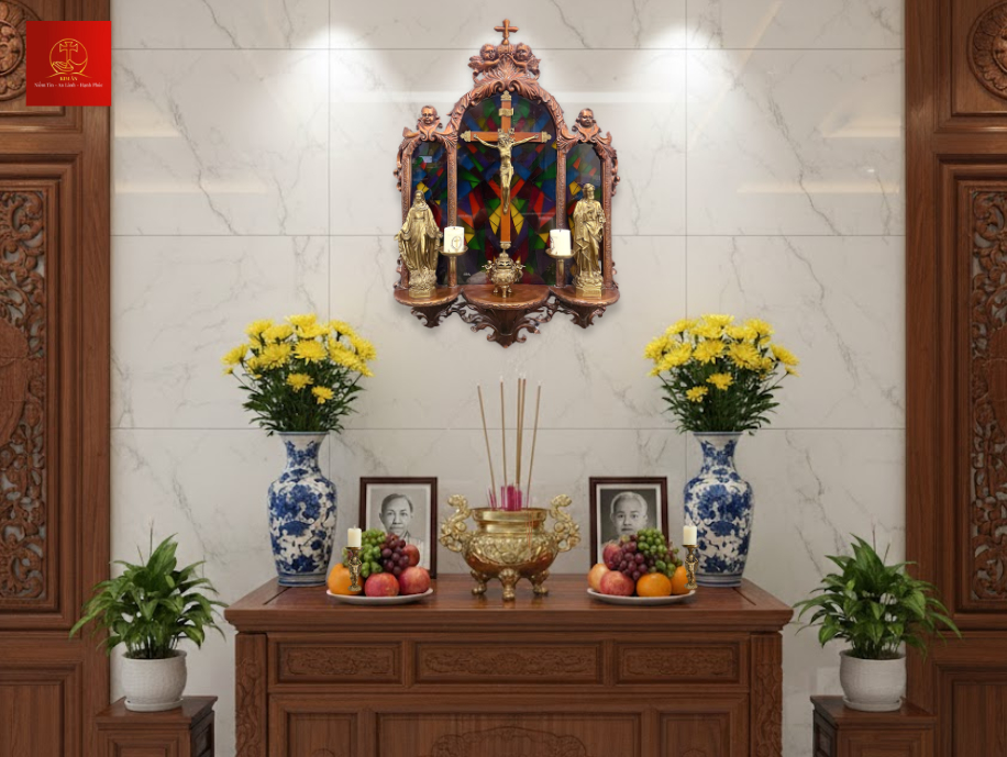 7-mau-ban-tho-cong-giao-va-to-tien-bai-tri-don-gian-voi-le-qua-tuoi-va-binh-hoa-cuc-tao-nen-khong-gian-thanh-tinh-va-trang-nghiem Mẫu bàn thờ Công giáo và tổ tiên bài trí đơn giản với lễ quả tươi và bình hoa cúc, tạo nên không gian thanh tịnh và trang nghiêm