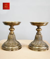 Chân Nến Đế Bông