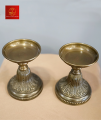 Chân Nến Đế Bông