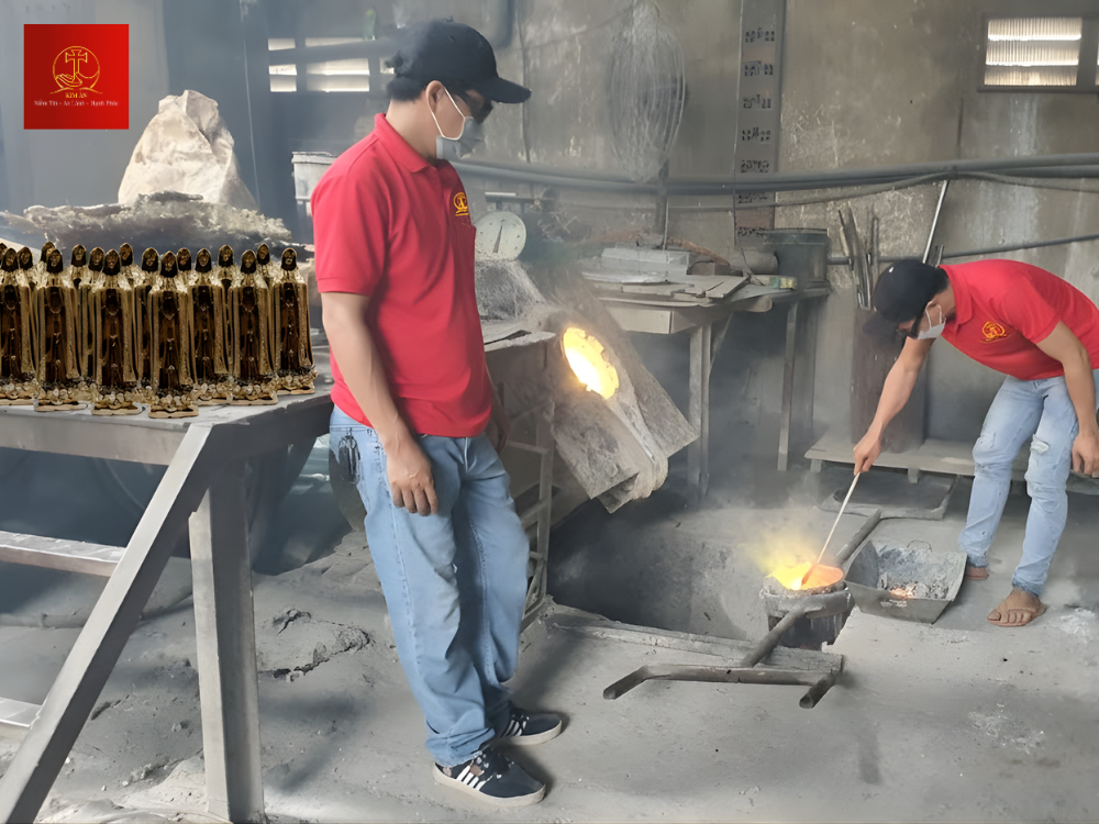 cong-nghe-duc-ap-luc-tien-tien-giup-be-mat-tuong-dong-luon-lang-min-va-sac-net-tung-chi-tiet-nho Công nghệ đúc áp lực tiên tiến giúp bề mặt tượng đồng luôn láng mịn và sắc nét từng chi tiết nhỏ