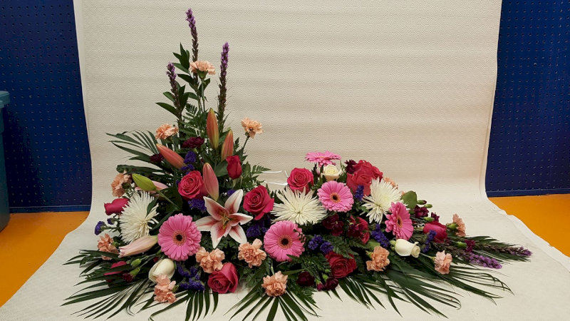 image12 Đây là dáng cắm hoa lý tưởng để đặt ở góc bàn thờ hoặc góc tường cạnh bàn thờ