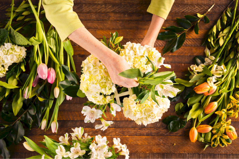 image41 Quý gia chủ bắt đầu từ hoa chính để tạo khung