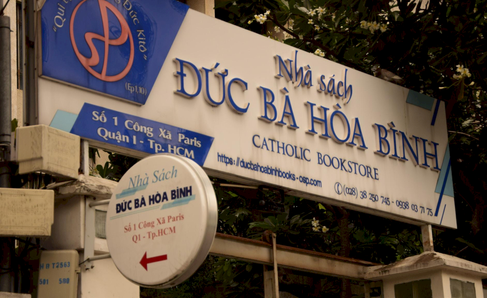 nha-sach-duc-ba-hoa-binh-tai-quan-1-tp-ho-chi-minh-1 Nha Sach Duc Ba Hoa Binh Tai Quan 1 Tp Ho Chi Minh 1