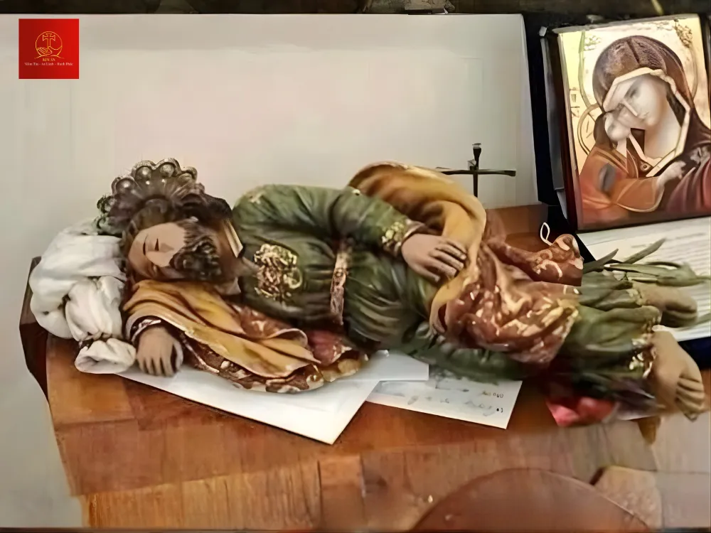 tuong-thanh-giuse-ngu-tai-phong-lam-viec-cua-duc-giao-hoang-phanxico Tượng thánh Giuse ngủ tại phòng làm việc của Đức Giáo hoàng Phanxicô